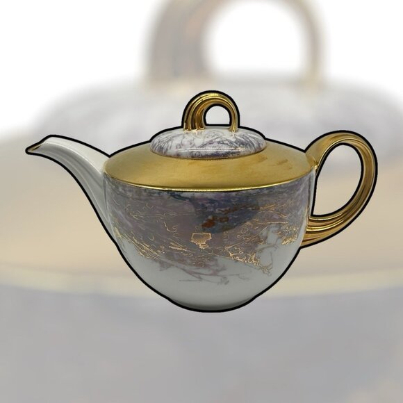 Seltmann Weldon Elegant Teapot with Gold Handle, Spout and Lid Vintage Serveware - Picture 3 of 16